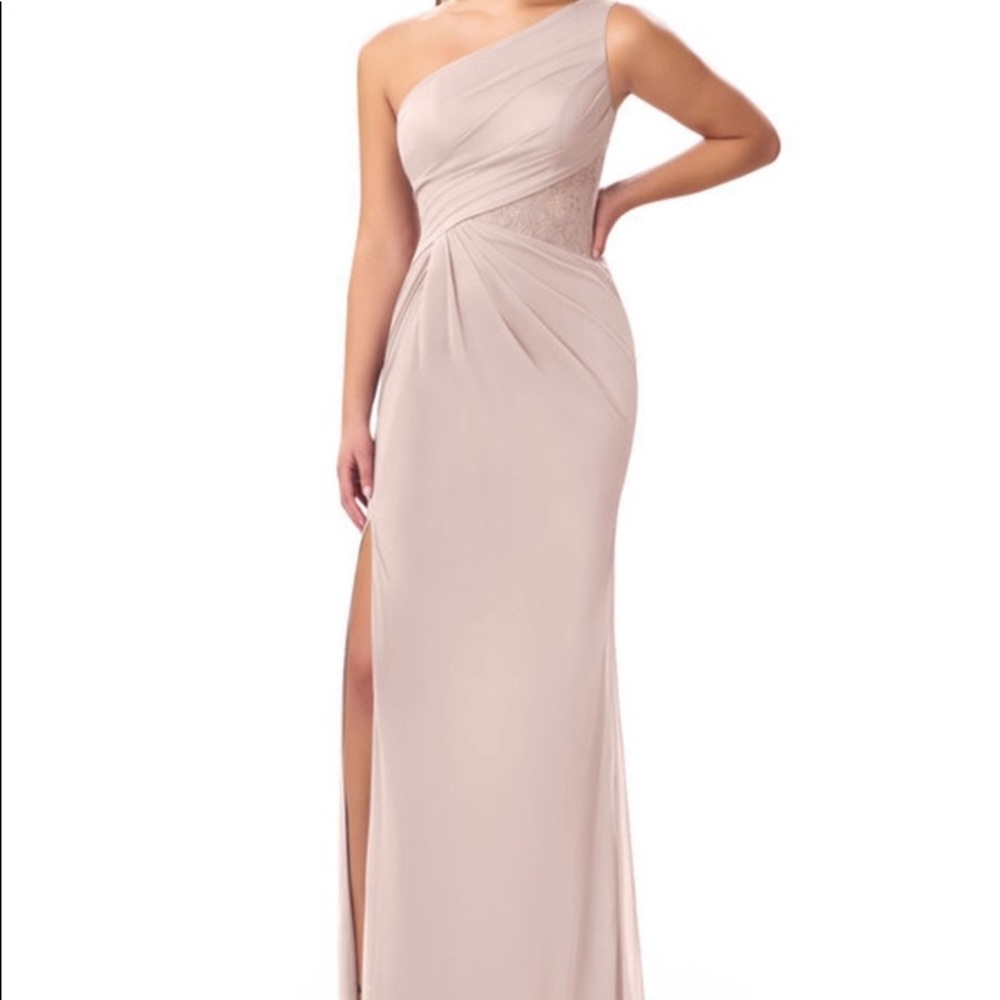 Unaltered/Perfect Condition Blush Bridesmaid Dress - image 1